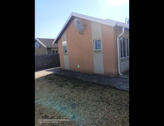 2 BEDROOM HOUSE FOR SALE IN WINDMILL PARK